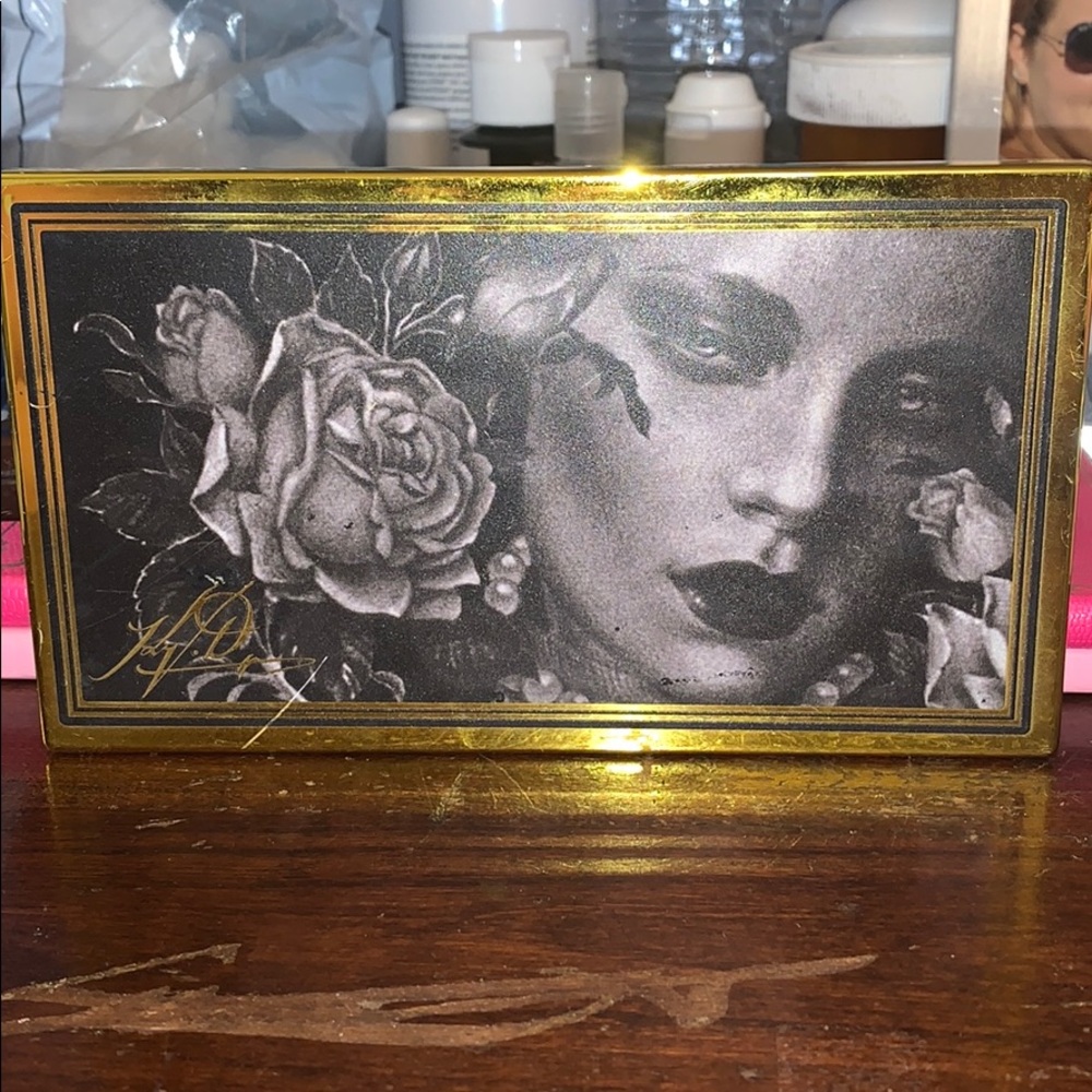 Kay Von D 10year anniversary palette